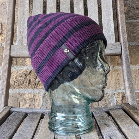 NWOT Lululemon Vite Vite Run Toque Hat Berry Yum Yum / Black Grape Merino Wool - Picture 1 of 6